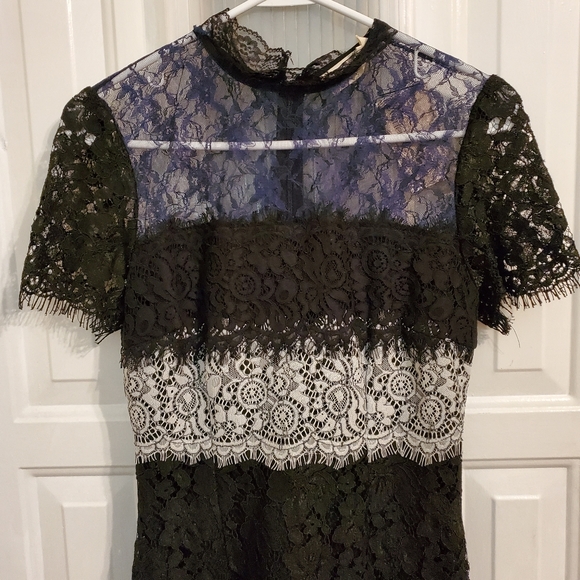 NWT SZ XS EXQUISITE LACE DRESS! HAPPY HOLIDAYS! - Picture 2 of 8